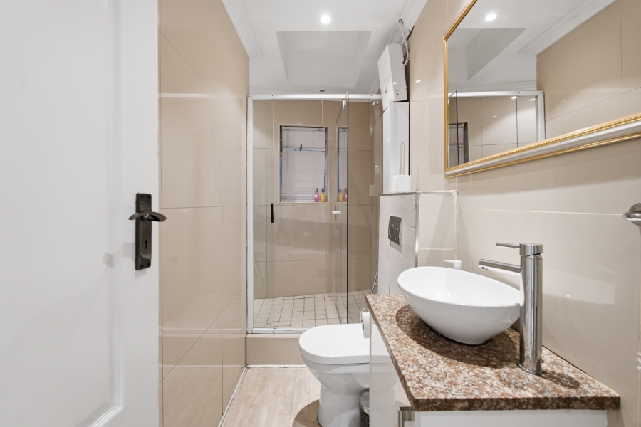 To Let 3 Bedroom Property for Rent in Sea Point Western Cape